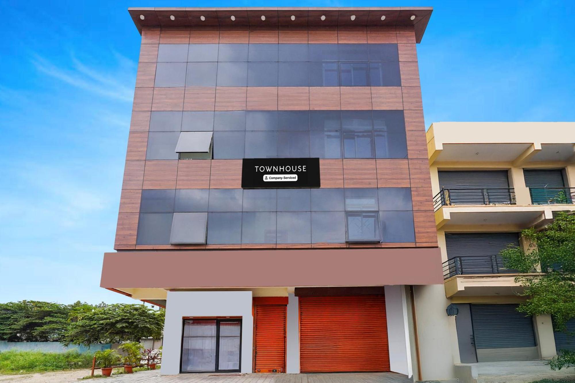 Townhouse Bidadi Formerly Royal Garuda Екстер'єр фото