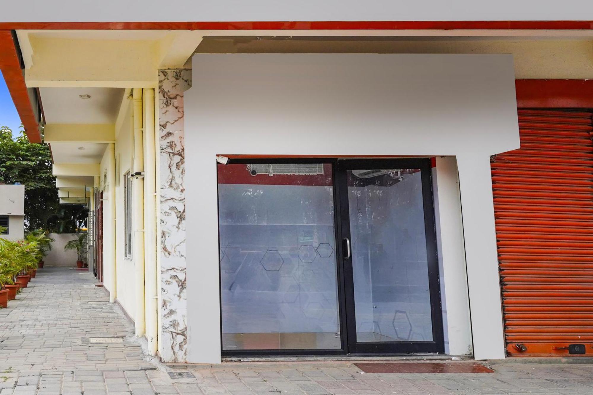 Townhouse Bidadi Formerly Royal Garuda Екстер'єр фото